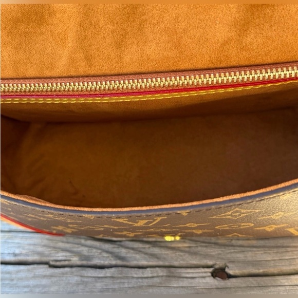 Brown LV Monogram Shoulder Bag, New - Picture 6 of 16